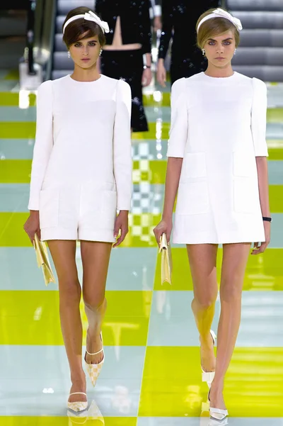 Look 28